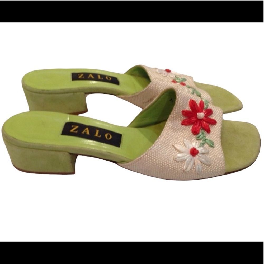 Vintage Zalo Sandals With Flowers - Picture 2 of 6
